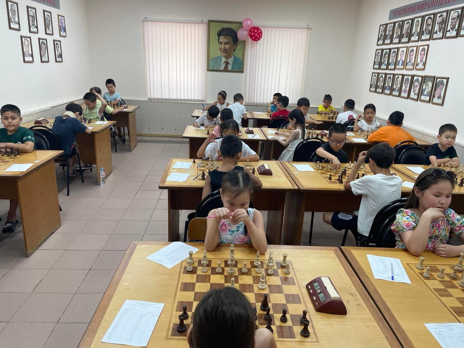 В Элисте продолжается турнир по шахматам "Элистинское лето - 2024"
