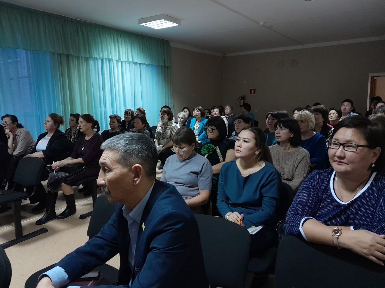 В Калмыкии состоялось совещание, посвящённое актуальным вопросам региональной системы оценки качества общего образования