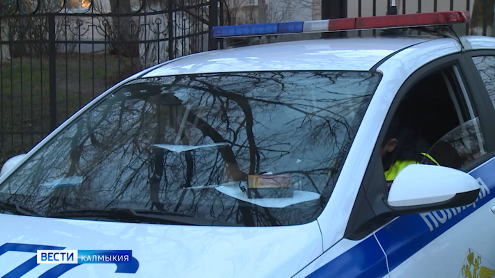 В Элисте автомобиль наехал на пешехода