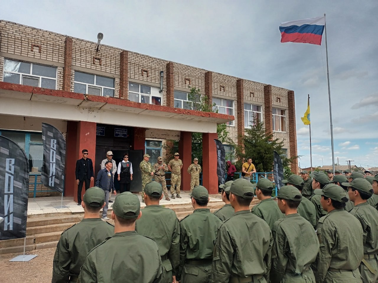 В Калмыкии республиканский центр «Воин» запустил масштабные военно-полевые сборы.