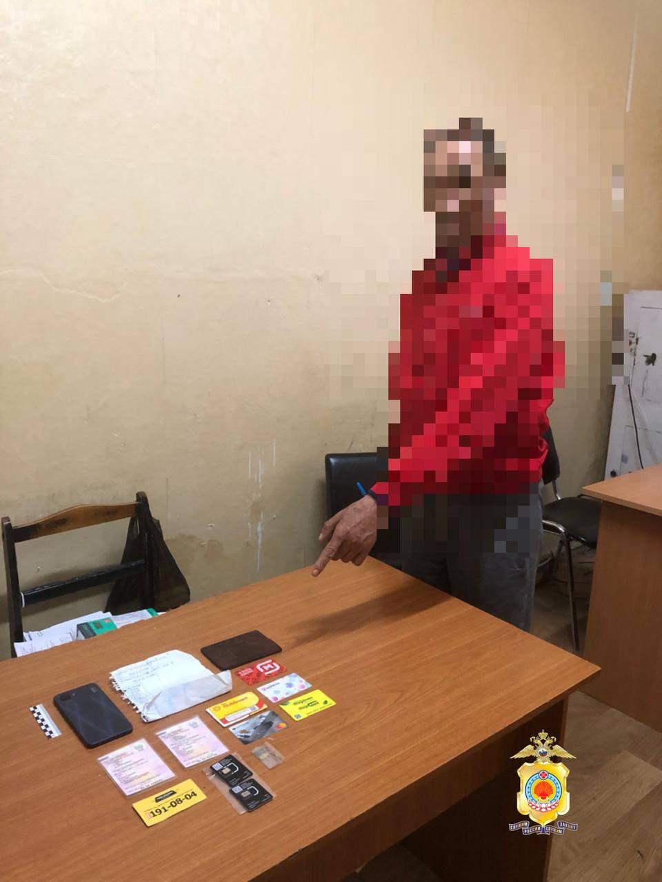 В Элисте задержали вора, похитившего сумку из автомобиля