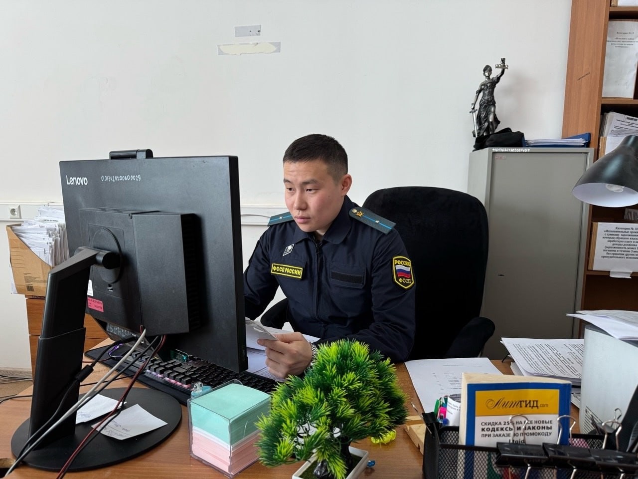 Житель Яшалты наказан за незаконное привлечение к трудовой деятельности иностранного гражданина.