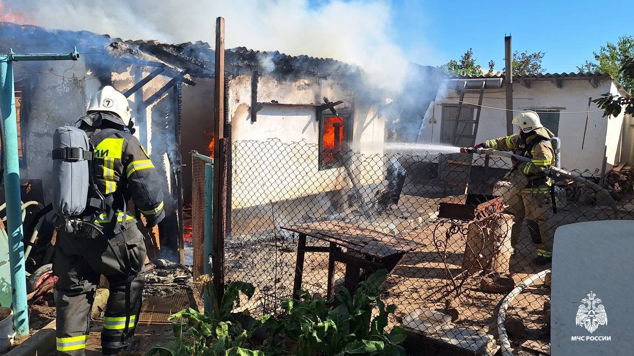 Сегодня в Целинном районе произошло возгорание хозяйственной постройки.