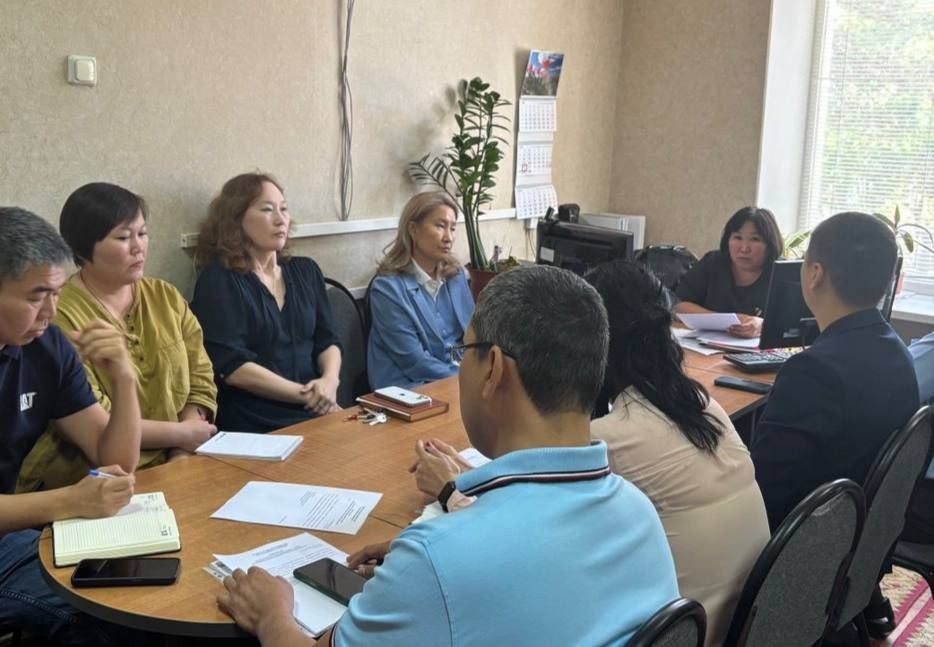 В Элисте прошло организационное заседание контрольно-ревизионной службы при Избирательной комиссии Республики Калмыкия.