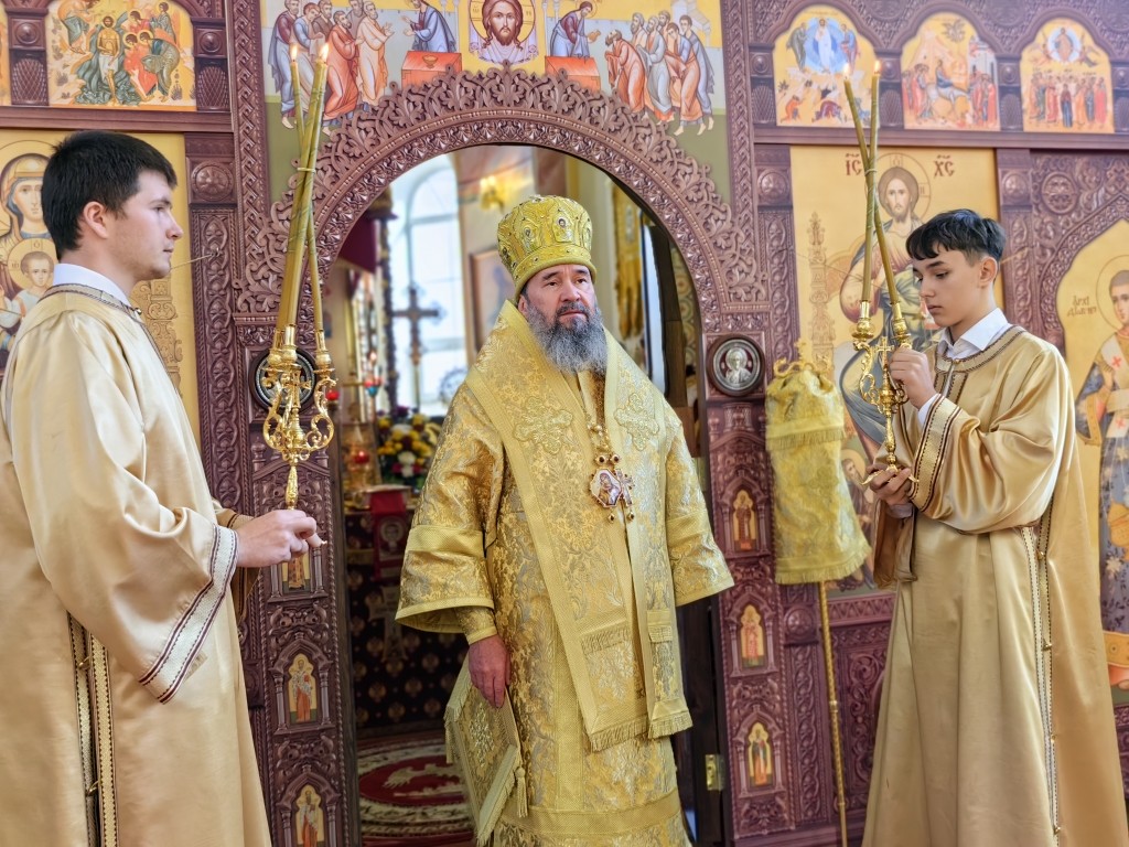 Сегодня в православном календаре отмечается день памяти Московских святителей и день тезоименитства святого страстотерпца цесаревича Алексия.