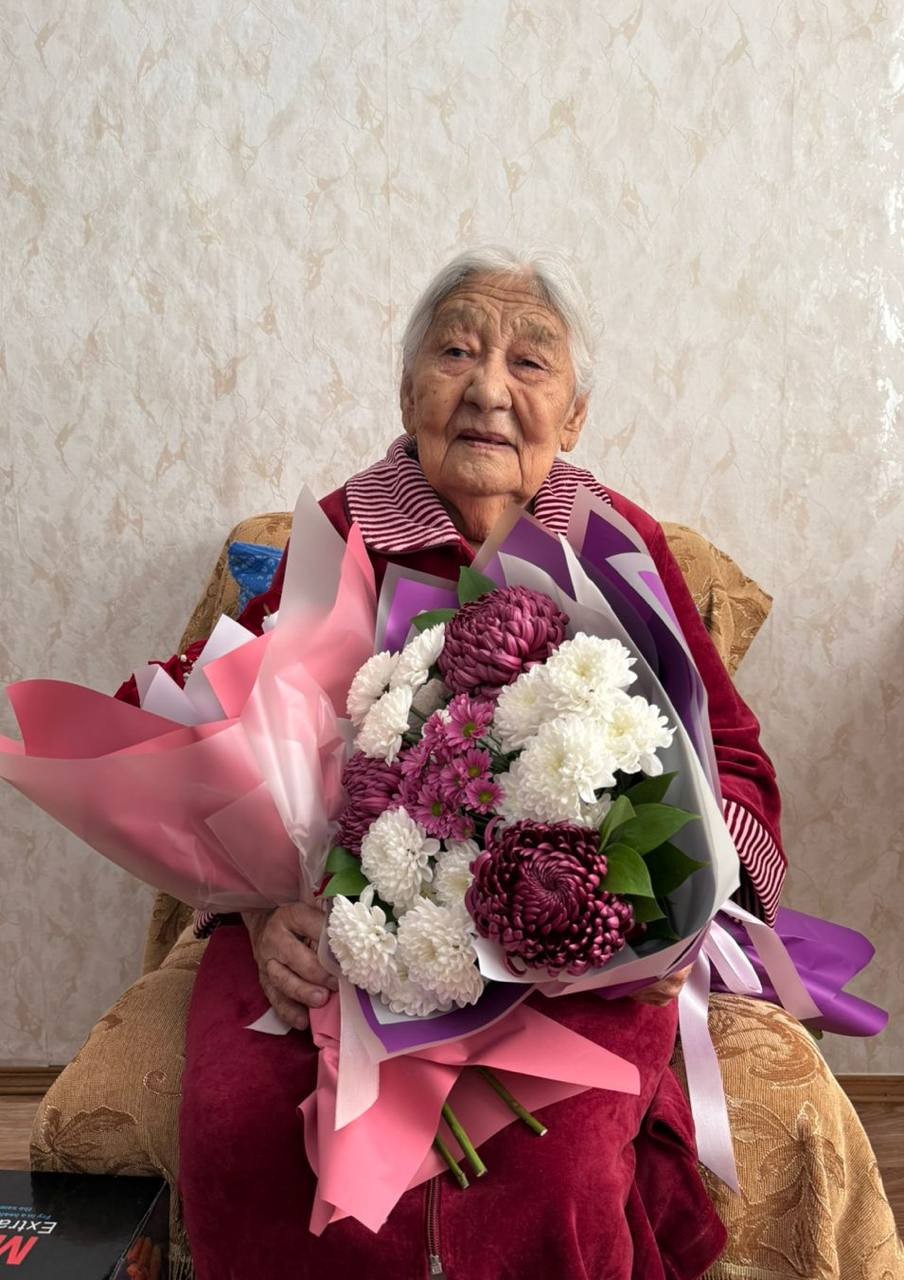 Сегодня свой 95-летний юбилей празднует ветеран Великой Отечественной войны, труженица тыла Зинаида Очирова.