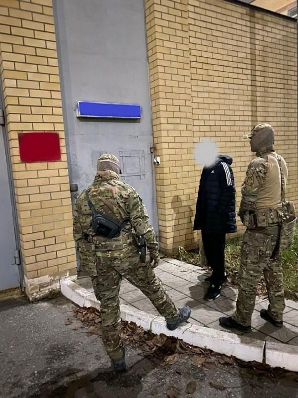 Региональным УФСБ пресечена преступная деятельность двух сотрудников МРЭО ГАИ МВД по Республике Калмыкия, причастных к получению взяток.