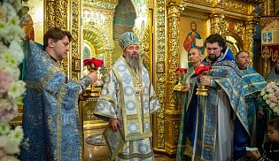 Сегодня в Элисте прошли торжества в честь Казанской иконы Божией Матери.