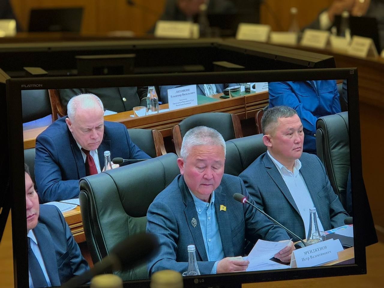 В Элисте прошла сессия Народного Хурала Калмыкии 7-го созыва.