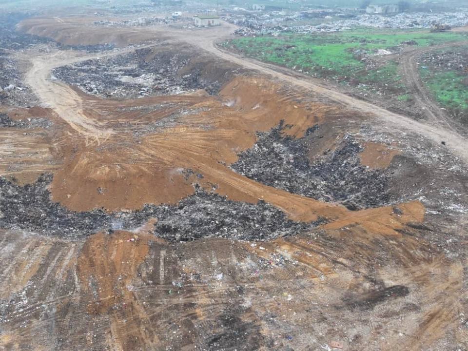 Работы по ликвидации возгорания на полигоне твёрдых коммунальных отходов в Элисте полностью завершены.