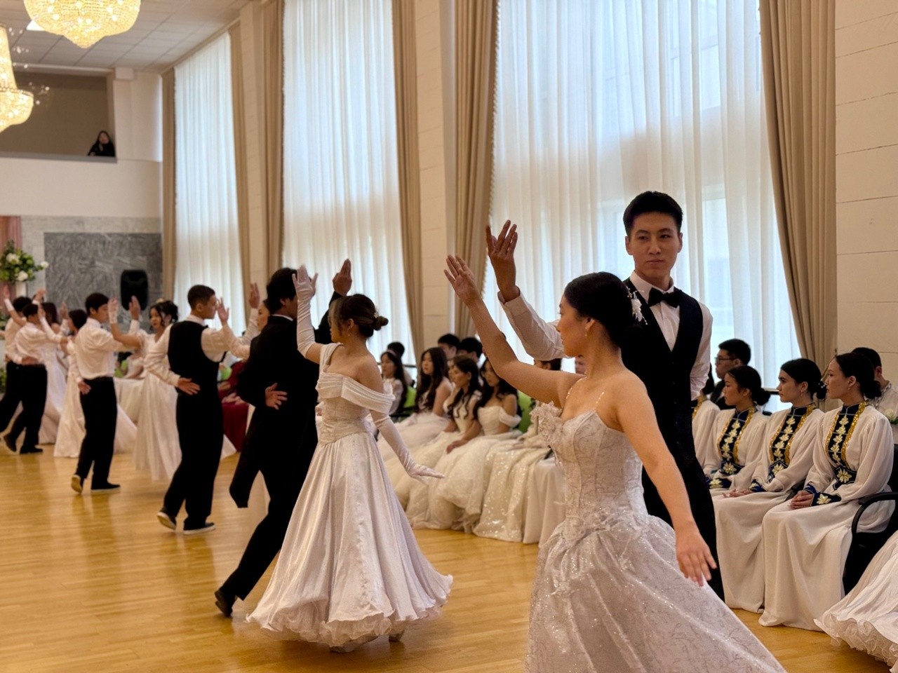 В Элисте прошел традиционный Пушкинский бал.