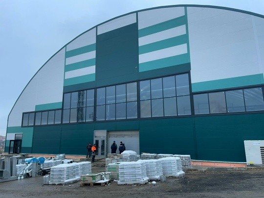 Александр Мишаков проверил ход работ на площадке нового физкультурно-оздоровительного комплекса в Элисте.