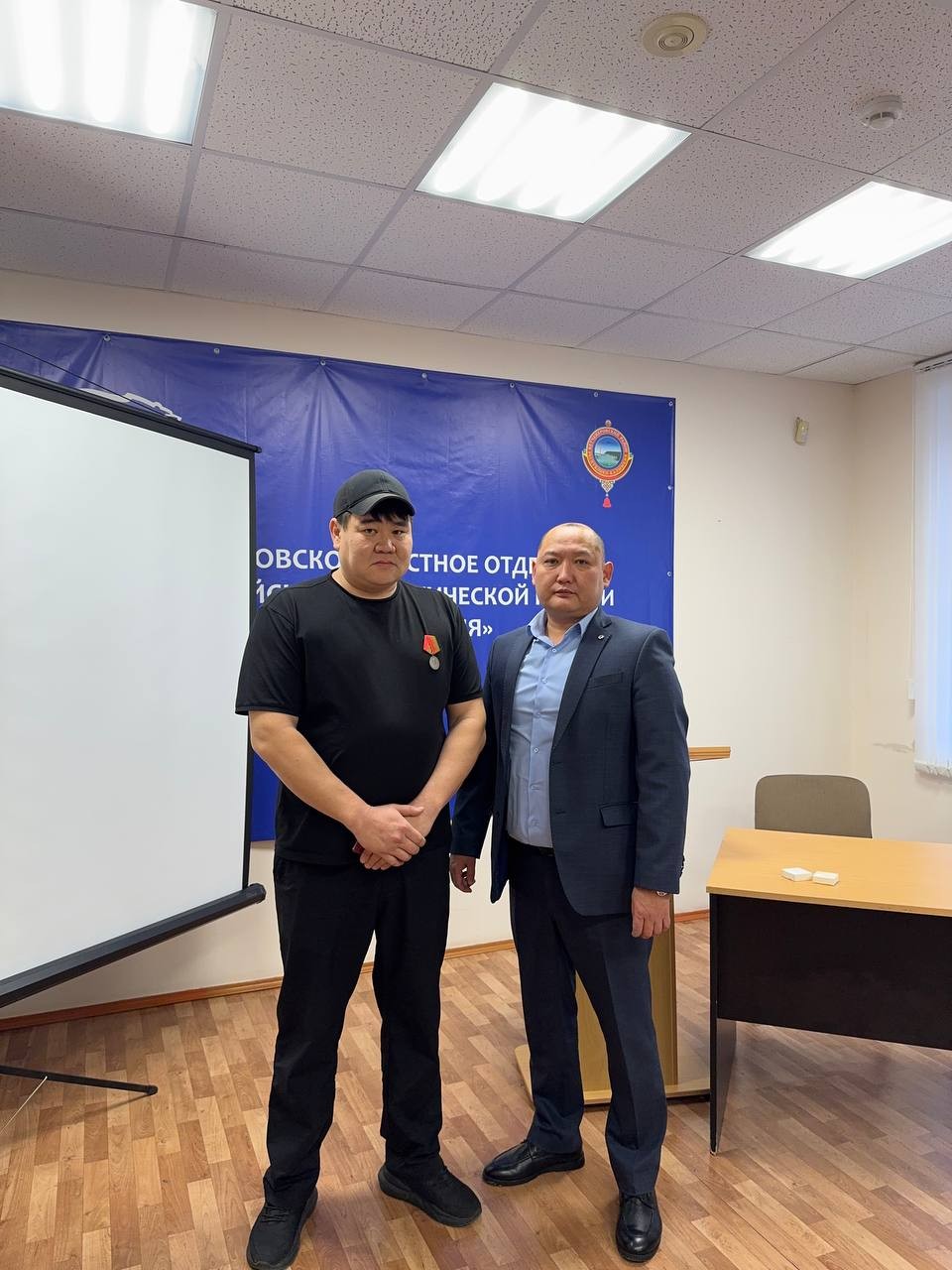 В День Героев Отечества в Калмыкии состоялась торжественная церемония вручения медали Жукова ветерану специальной военной операции Очиру Ванькаеву.