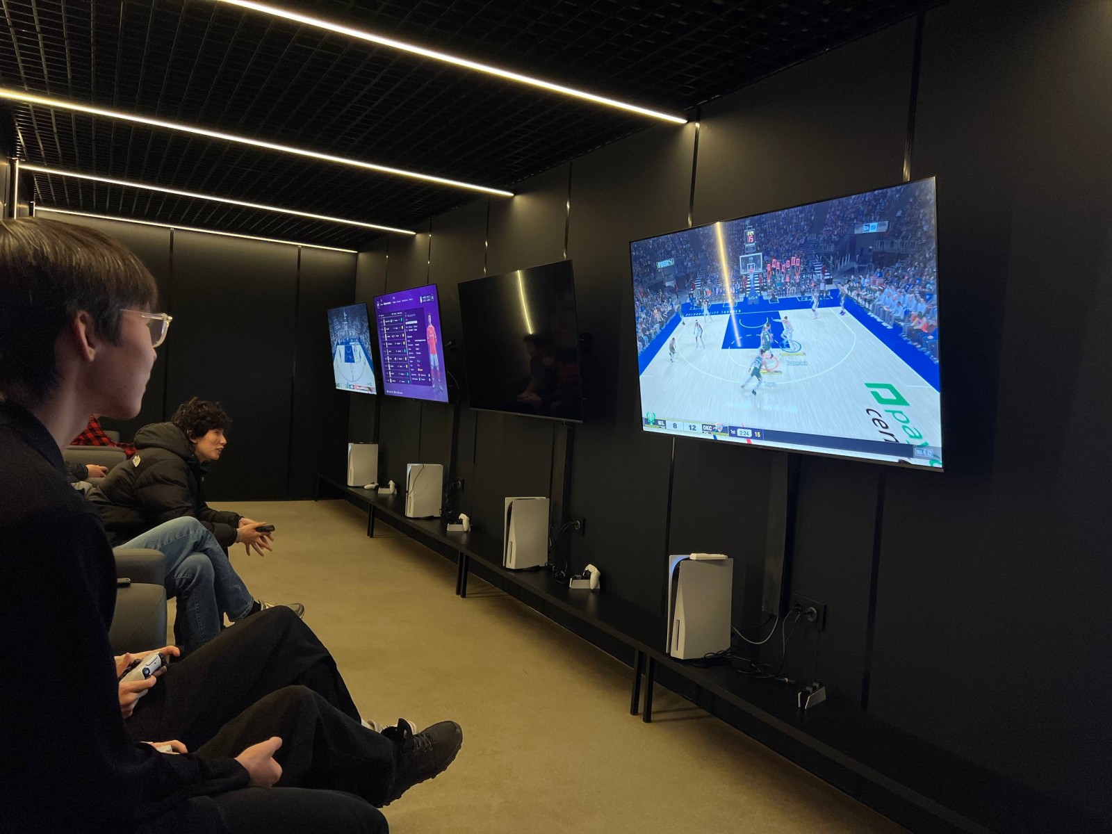 В фиджитал-центре прошёл турнир по кибербаскетболу в рамках Республиканского турнира по интерактивному баскетболу среди мужских команд.