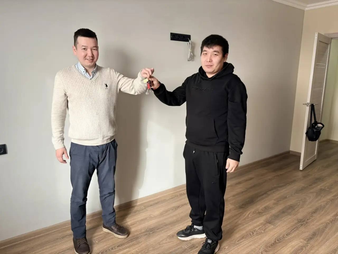 Трое жителей Калмыкии получили своё жильё.