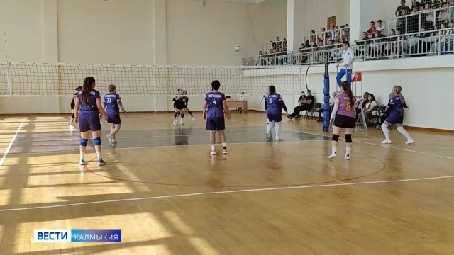 Сегодня в Элисте состоится Республиканский турнир по волейболу среди девушек.