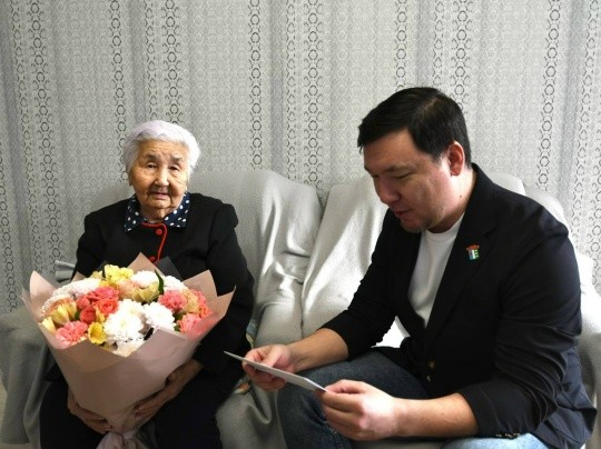 Сегодня 95-й день рождения отмечает ветеран Великой Отечественной войны, труженица тыла Елизавета Цеденова.