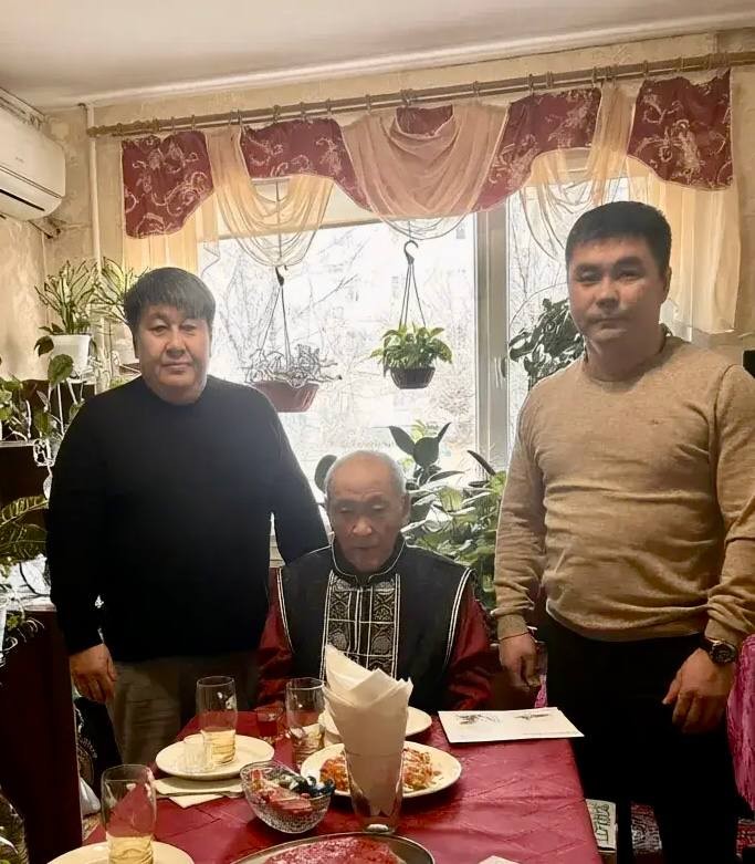 Сегодня 91-й день рождения отмечает труженик тыла, почётный житель Ики-Бухусовского сельского муниципального образования Зула Шипиев.