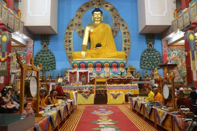 Владимир Путин поздравил буддистов Калмыкии с праздником Цаган Сар.