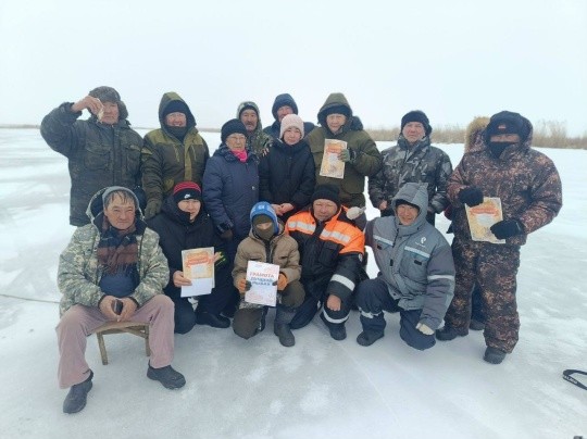 В посёлке Ики-Бухус прошёл праздник зимней рыбалки, организованный местной администрацией и Домом культуры.
