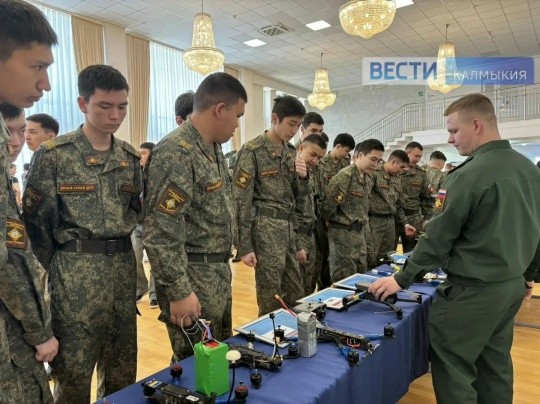 В Элисте проходит военно-патриотический фестиваль «Технологии будущего: БПЛА на службе Отечества».