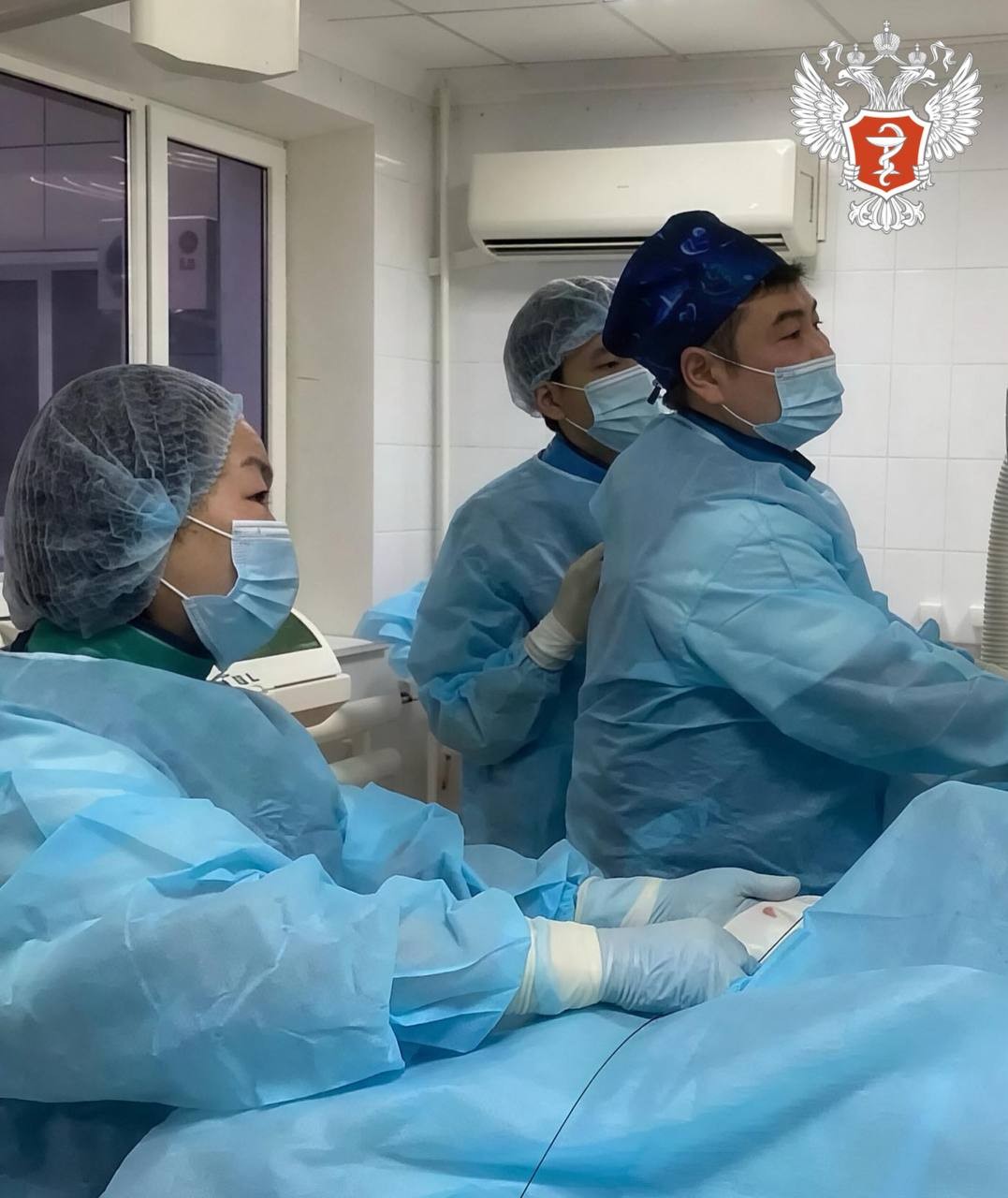 Врачи в Калмыкии спасли 33-летнего мужчину, у которого дважды останавливалось сердце.