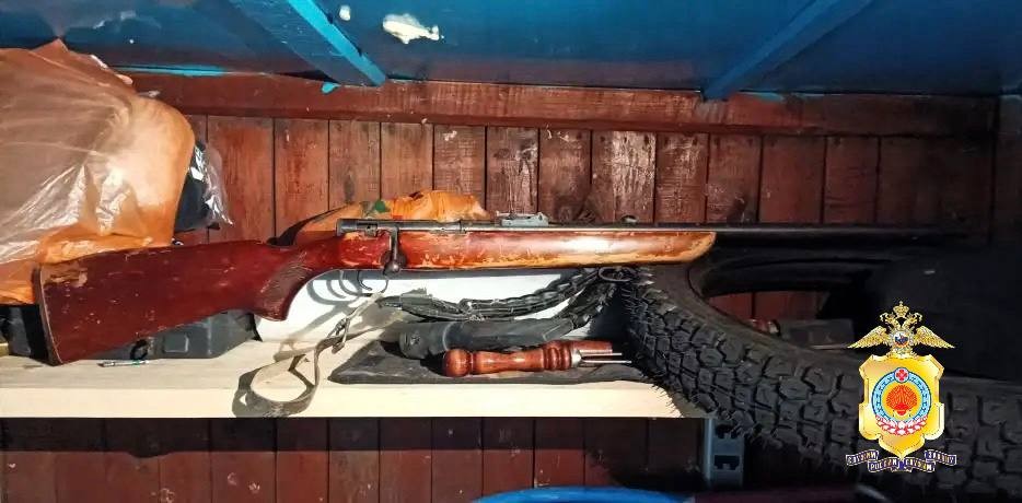 ️В Черноземельском районе у местного жителя изъяли незаконно хранившееся оружие.