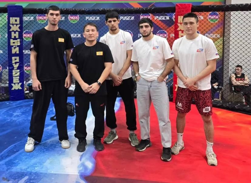 Сборная Калмыкии завоевала пять бронзовых медалей на Чемпионате ЮФО по ММА.