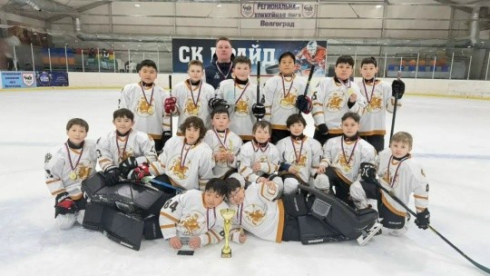 Юные хоккеисты из Калмыкии завоевали золото на турнире «Кубок One Timer».