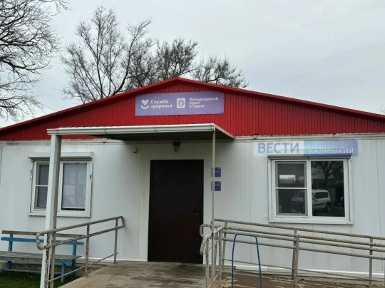 В эти минуты в Овате в рамках акции «Будь здоров» работает мобильная бригада медиков.