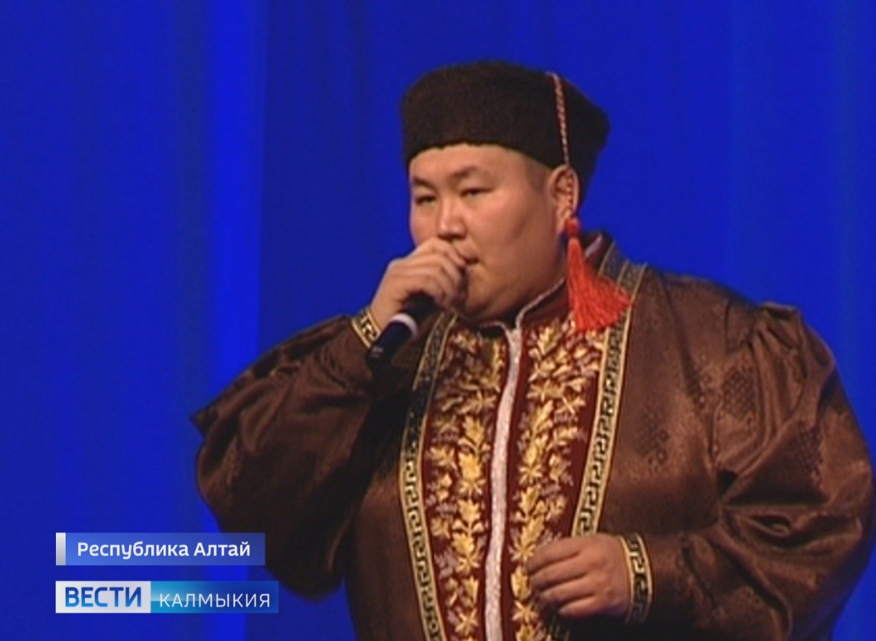 Певец из Калмыкии выступил в Республике Алтай
