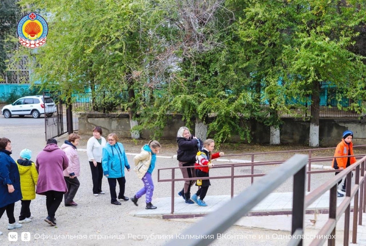 Реабилитационный центр для детей и подростков с ограниченными возможностями принял первых ребят из подшефного Антрацитовского района Луганской Народной Республики, сообщает пресс-служба правительства Калмыкии.