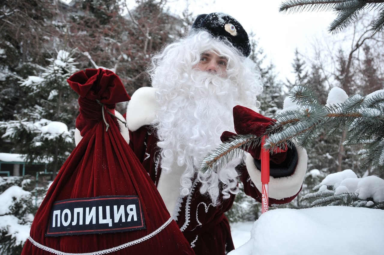 «Полицейский Дед Мороз». В рамках ежегодной Всероссийской акции, в региональном МВД запланирован ряд праздничных мероприятий