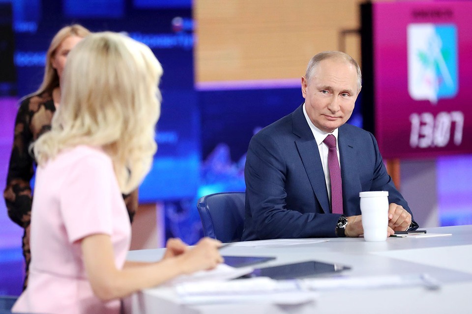 Прямое общение Владимира Путина с гражданами России длилось почти 4 часа