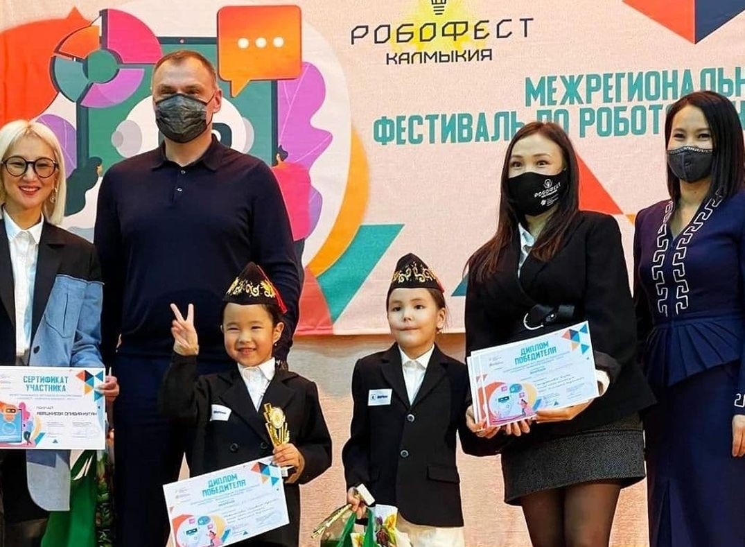 В стенах Русской национальной гимназии завершился межрегиональный фестиваль «Робофест – инженеры будущего»